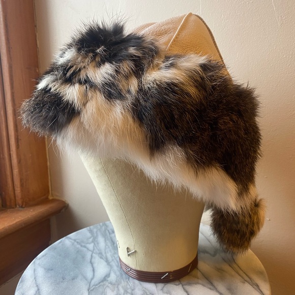 Vintage rabbit fur hat with fur Pom Poms - Picture 1 of 7
